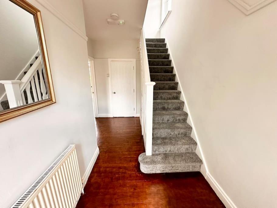 5 Bed Property In Se12 Londen Buitenkant foto