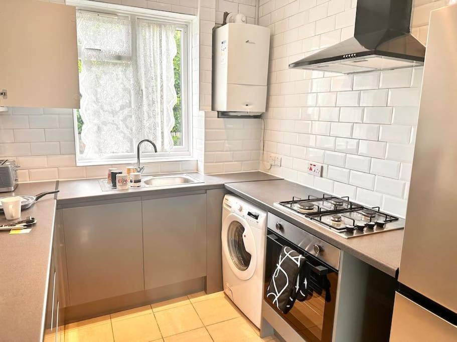 5 Bed Property In Se12 Londen Buitenkant foto